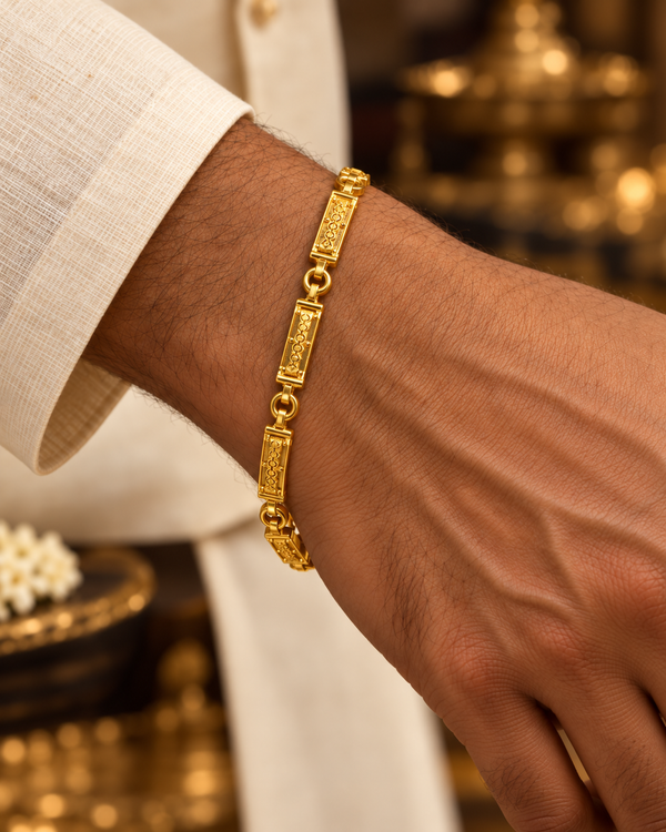 Men's 22K gold ornate linked bracelet, 13.950 g - wrist view